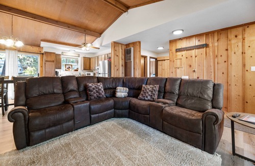 Summit Estates Apartamento | 2BD/1B Apt Walking Distance to Snow Summit