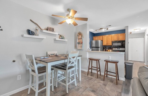 Port Clinton Condominio | 2Bd/1Ba, Lake/Riverview Condo; discounts for longer stays