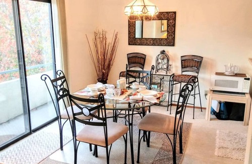Loma Linda Condominio | 2bd/2ba Cupertino, San Jose, Santa Clara Spacious ~1400 sq ft Corporate Housing