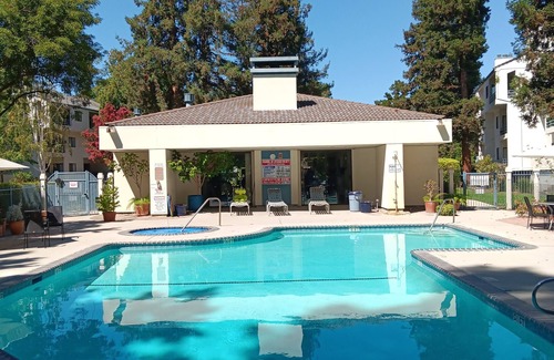 Loma Linda Condominio | 2bd/2ba Cupertino, San Jose, Santa Clara Spacious ~1400 sq ft Corporate Housing