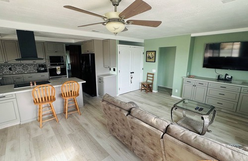 Perris Casa | 2Bd/2Ba Private Home with Pool, Gorgeous Lake Views on Rural Gated Property