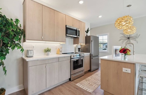 Germantown Apartamento | 2Bd/2Ba in GTown! An Easy 4 Miles to Univ of Lou, Churchill Down & KY EXPO CTR!