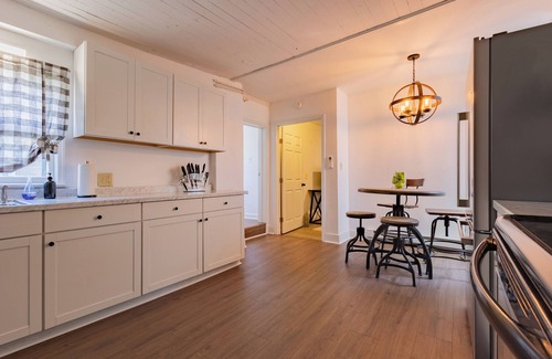 Frankfort Casa | 2BD 2Bath, Ideally Located Cottage