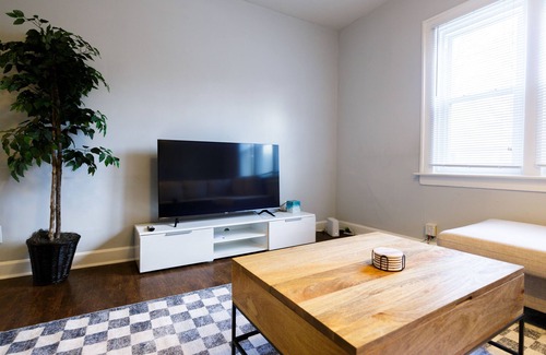 Meridian-Kessler Casa | 2Bd/2Bth King Beds, Patio, Yard, Walk to Trail, Safe & Quiet, Newly Furnished