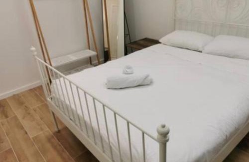 Hornsby Casa | 2bd 2bth Modern House close 2Train&Westfield