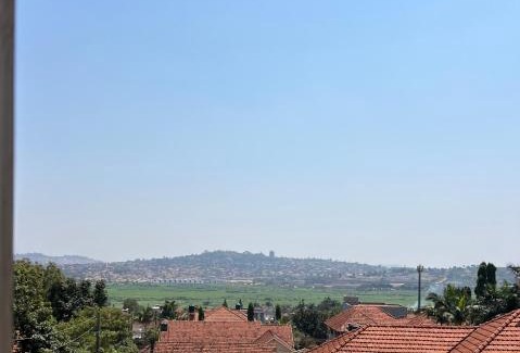 Muyenga Apartamento | 2BD Apartment Near City Center Muyenga with Lake view