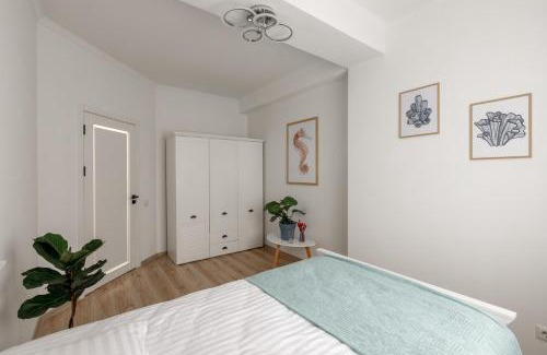 Riscani Apartamento | 2BD Apartment near park with cosy balcony