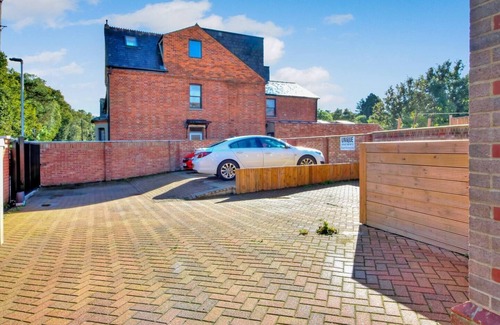 Reading Apartamento | 2BD apt for 7 with private off-street parking