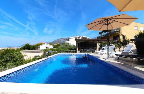 Burtaisi Apartamento | 2bd Apt w Private Pool and City View "Keka"
