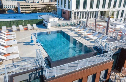 West End Condominio | 2BD/Austin with 2 Baths and Rooftop Pool!