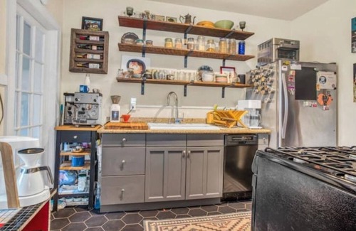 Concordia Casa | 2Bd Bungalow with backyard sauna, by Alberta Arts