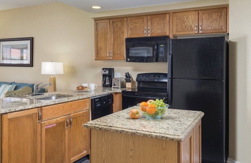 Table Rock Complejo | 2BD Deluxe/Branson - w/Pools, Barbecue, Gym!