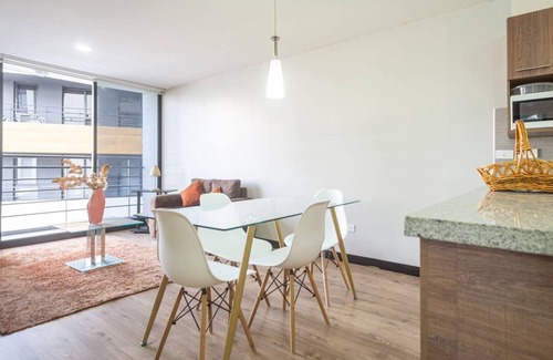 Distrito Financiero Apartamento | 2BD Full, piscina, jacuzzi, sauna, Portugal-Quito
