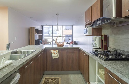 Distrito Financiero Apartamento | 2BD Full, piscina, jacuzzi, sauna, Portugal-Quito
