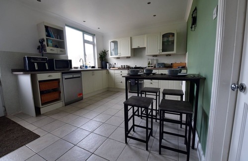 Winterbourne Earls Casa | 2Bd Garden Home - A Short Walk To Stonehenge