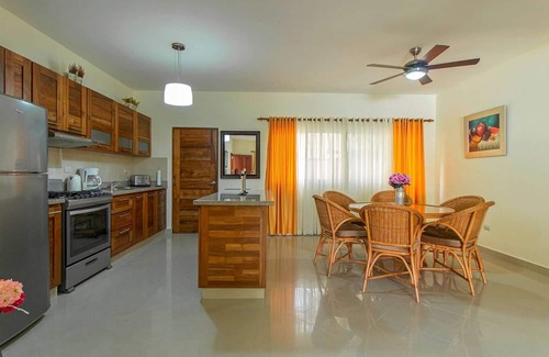 ProCab Apartamento | 2BD groundfloor apt in central Cabarete, steps from beach, pool/cable TV/WiFi/AC