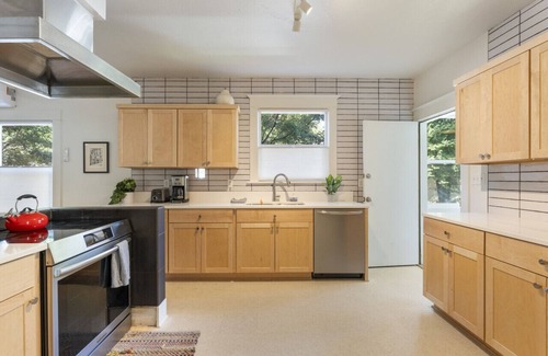 Hosford-Abernethy Apartamento | 2BD Hideaway SE Portland Private Apt!