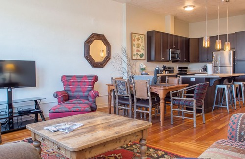 Grants Pass Apartamento | 2bd Loft en Historic Grants Pass # 119