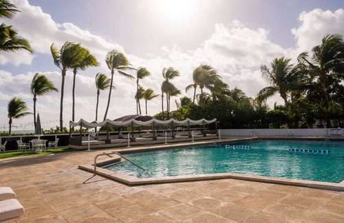 La Gorce Apartamento | 2bd2bth Partial Ocean view Ste w/ balcony, Pool, nearby dining, beach access