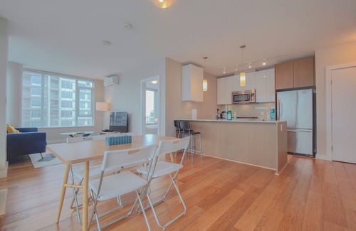 Richmond City Centre Apartamento | 2BDR & 2Bath | AC | 900sq.ft | Free WiFi&Parking
