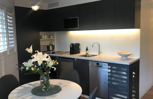 Greenwich Apartamento | 2BDR Brand New Apt Moments from RNSH St Leonards