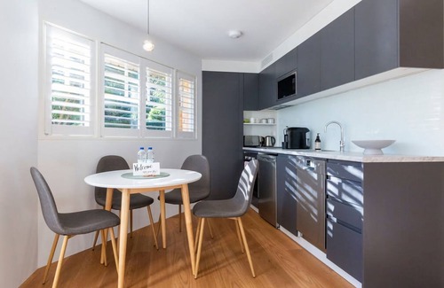 Greenwich Apartamento | 2BDR Brand New Apt Moments from RNSH St Leonards