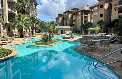 Horseshoe Bay Casa | 2BDR Condo for 4 with Pool Hot Tub & View of Marina