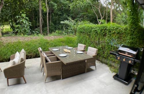 Tambor Apartamento | 2Bdr Condo - Los Delfines Golf & Country Club - Large Patio - Beach of Playa Tambor - 24 hrs security