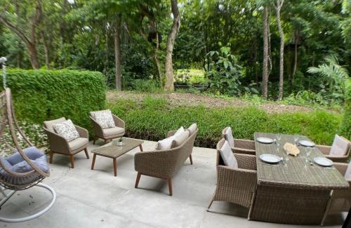 Tambor Apartamento | 2Bdr Condo - Los Delfines Golf & Country Club - Large Patio - Beach of Playa Tambor - 24 hrs security