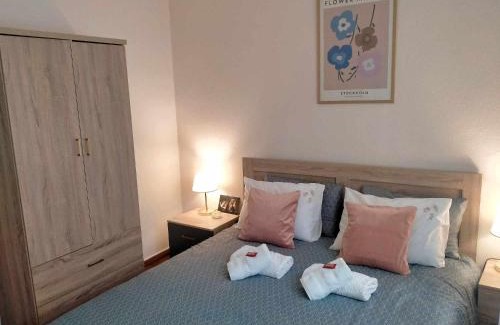 Veroia Apartamento | 2BDR Downtown Veria Peach Blossom