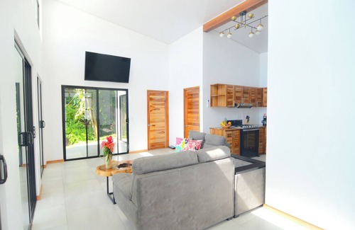 Uvita Casa | 2bdr Casa en Uvita OROPENDOLA | Piscina Privada
