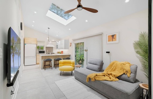 Agincourt North Casa | 2BDR Private Garden Suite — Relocation, Business, Travel, Dog-Friendly, Parking