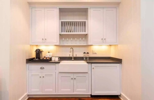 Edgartown Cabaña | 2bdrm Captains Cottage Steps to Beach and Downtown Edgartown with Pool!