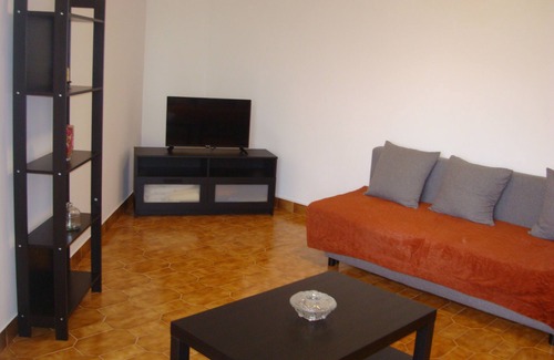 Alverca do Ribatejo Apartamento | 2bed 15min Lisbon W/wifi, ac, Parking