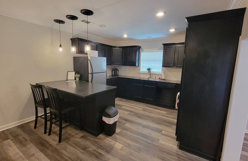 Houma Casa | 2bed/2bath Cottage in Downtown Houma. 30+ day stays welcome.
