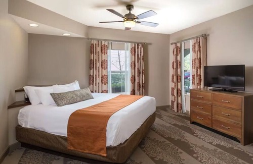 Inglewood Complejo | 2Bed/2Bath Deluxe Condo in Nashville Near the Grand Ole Opry!