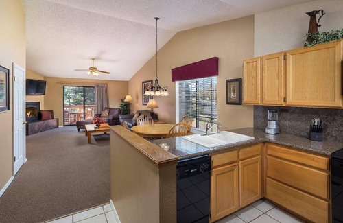 Flagstaff Complejo | 2Bed/2Bath Deluxe Suite in Flagstaff! Complete w/Golf, Pools, and More!