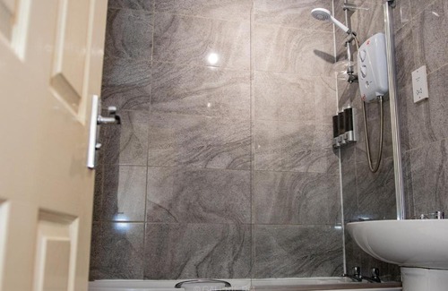 Walsall Apartamento | 2bed Flat with private parking
