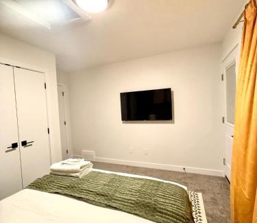 Northeast Edmonton Apartamento | 2bed Lagos House Backyard Suites Downtown