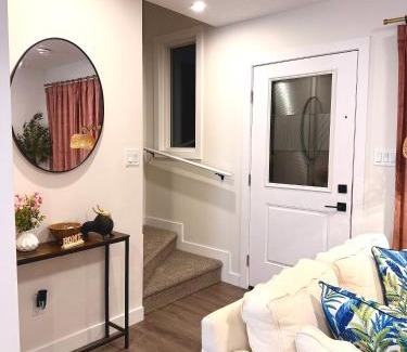 Northeast Edmonton Apartamento | 2bed Lagos House Backyard Suites Downtown