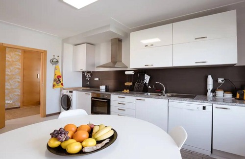 Nazare Apartamento | 2bedroom-1bathroom-seaview-outdoorpool-petfriendly
