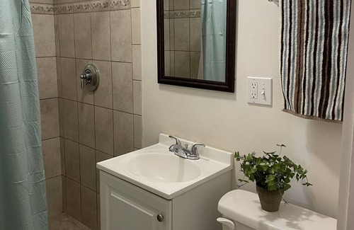 Somerville Casa | 2Bedroom Apt on 3rd Floor - with Parking