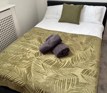 St Helens Apartamento | 2beds at St Helens Near Town Center & Theater, Free Parking, WiFi