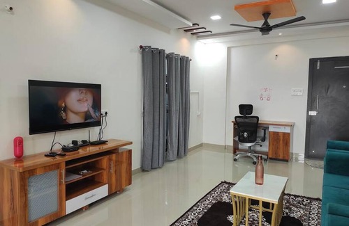 Pune Apartamento | 2BHK AC Service Apartment 403