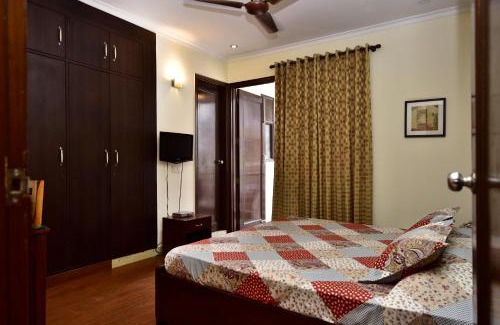 New Delhi Hotel | 2BHK Comfortable Furnished Serviced Apartments in Hauz Khas - Woodpecker Apartments