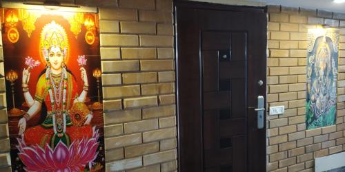 Saket Apartamento | 2BHK Short Stay Apartment walking Max Saket (LIFT +Kitchen+Parking+3 nights min stay)