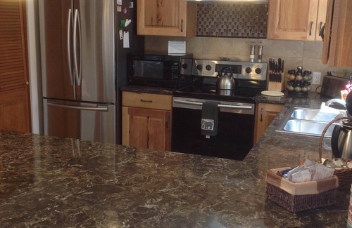Green Mountain Falls Casa | 2BR 1. 5bath duerme 6 W / Hottub y WIFI, mascotas, no fumar