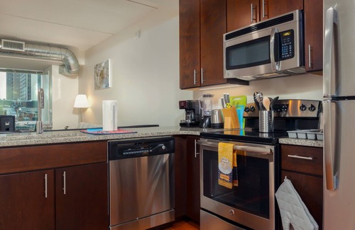 Center City West Apartamento | 2br/1ba Apartment Near Rittenhouse Square 2 Bedroom Apts by RedAwning