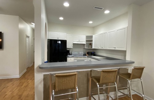 Murrells Inlet Apartamento | 2BR 1BA Beside Dunkin. Walk to Marshwalk, Bike Path, Inlet, Marina and Beach!