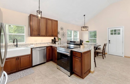Tri-Cities Casa | 2BR, 1BA Remodeled House in Gray Community